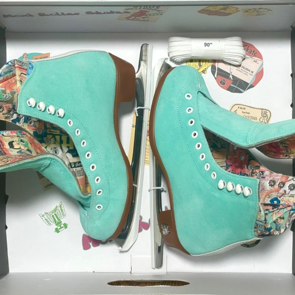 Moxi Ice Skates / Color "Floss" / Size 4 / New - Picture 3 of 11